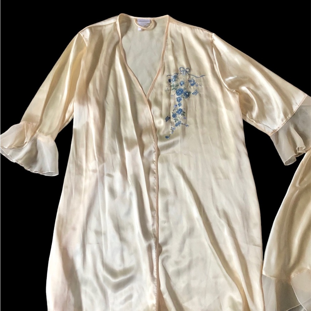 Robe & chemise set Secret Treasures Intimates Yellow Satiny Blue Flowers Sleep L - Picture 5 of 6